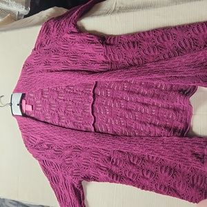 Woman within 1x shawl